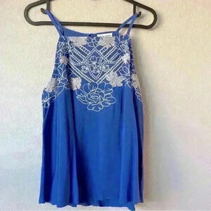 Love on a hanger - NWT Blue Flowy Top Sz Small